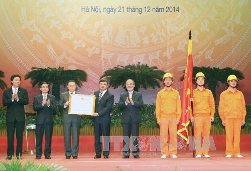 Chủ tịch Quốc hội Nguyễn Sinh Hùng dự Lễ Kỷ niệm 60 năm Ngày truyền thống Ngành Điện lực Việt Nam